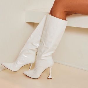 [ Sold ] White Knee High Boots Size 7.5 US *BRAND NEW*